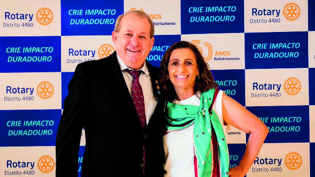 Brasilino Alves Garcia Neto e a esposa Lenise, do Rotary Club de Olímpia
